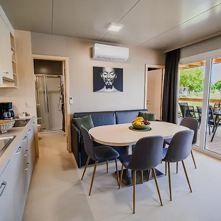 Three Bedroom Mobile * Mostec